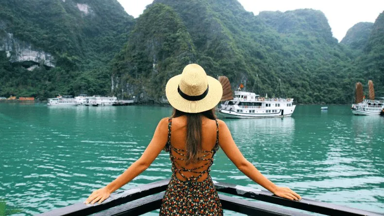 4D3N DISCOVER HANOI – HALONG OVERNIGHT CRUISE (SIC – SEAT IN COACH)