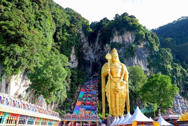 BATU CAVE + GENTING HIGHLAND DAY TOUR