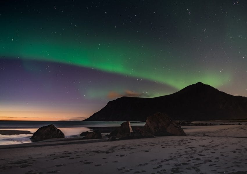 northern lights, aurora borealis, cabin